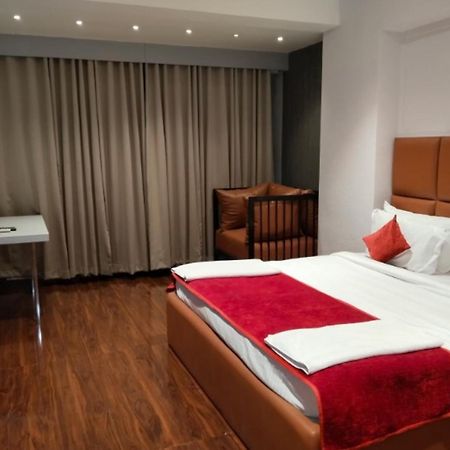 Hotel Balaji Central Ratlam Bagian luar foto