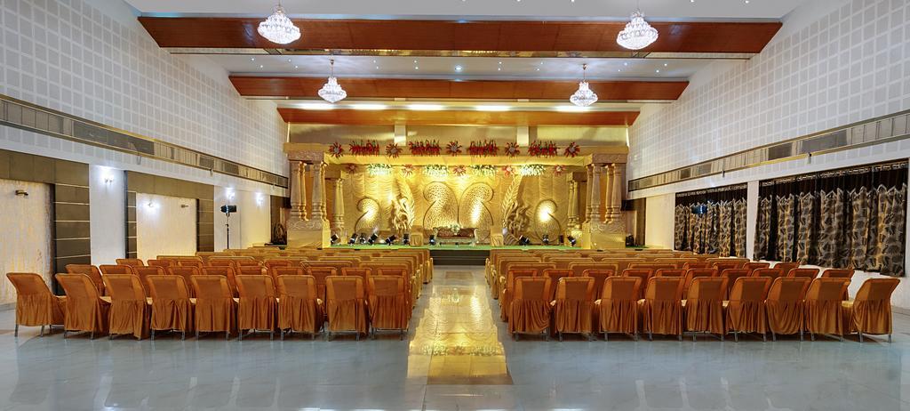 Hotel Balaji Central Ratlam Bagian luar foto