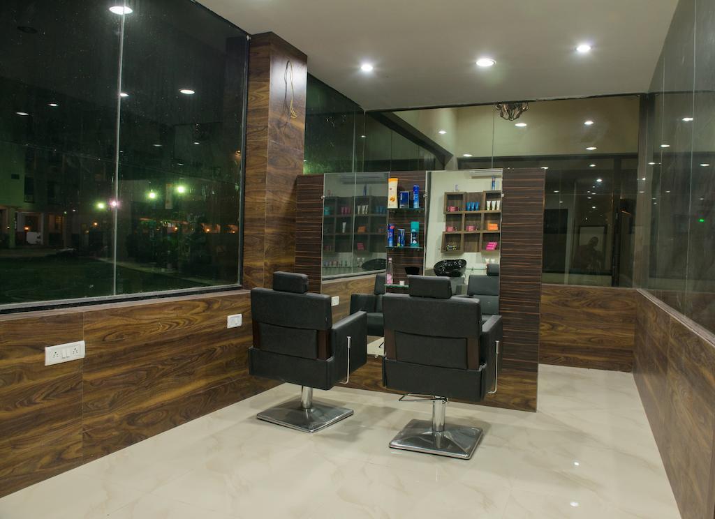 Hotel Balaji Central Ratlam Bagian luar foto
